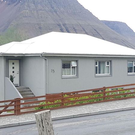 Sigurhaeth - Apartment With All Within Your Reach Ísafjörður Esterno foto